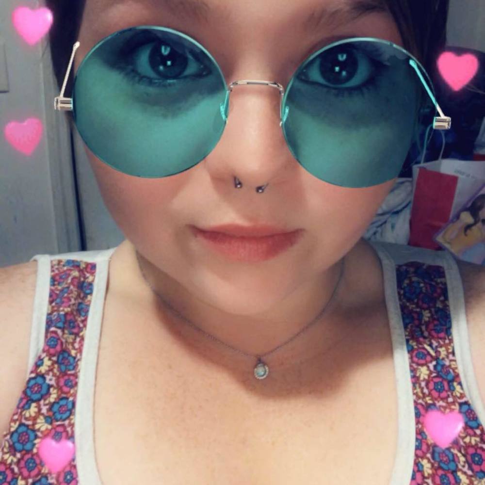 Meet your Posher, Larileah